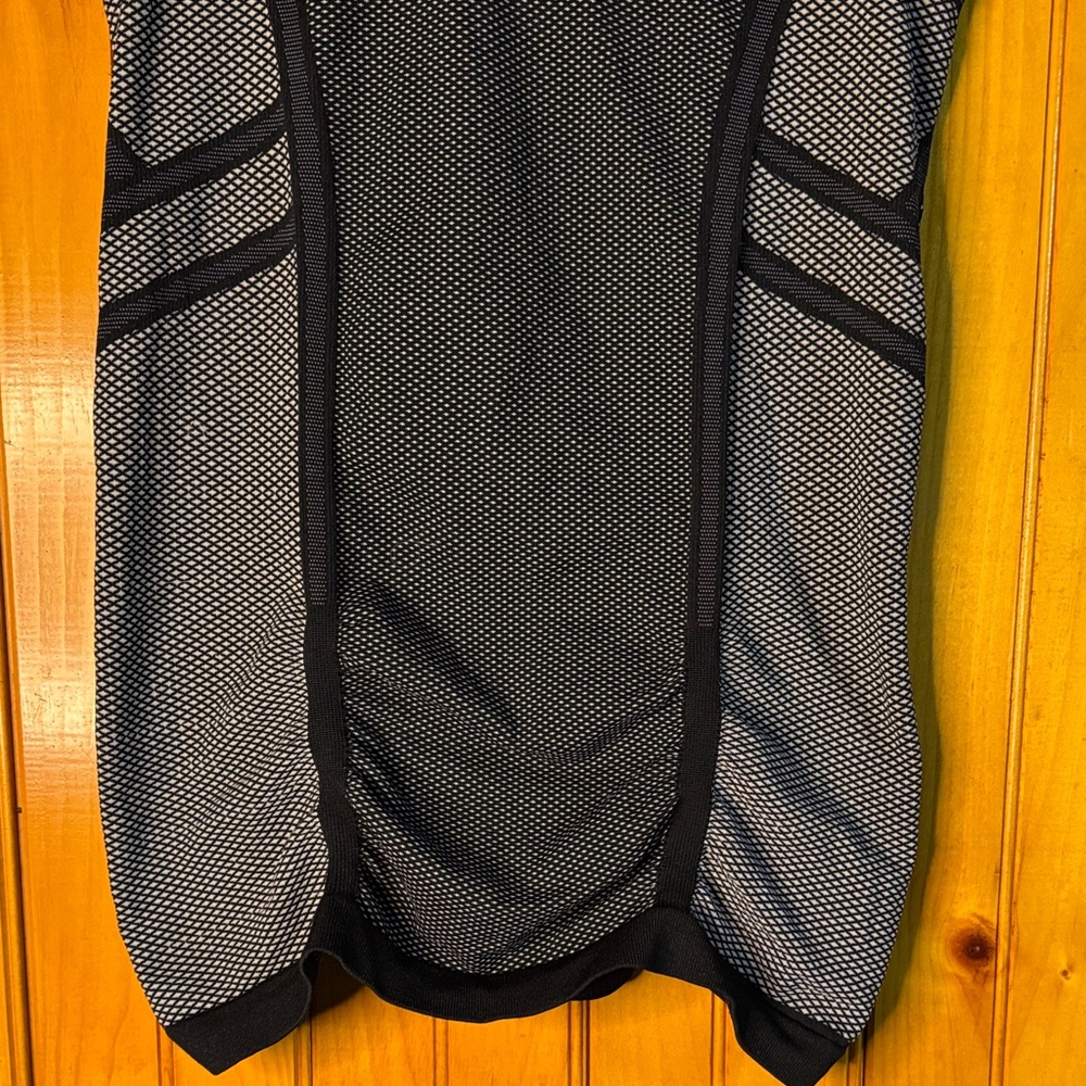 Athleta Black and Gray Tank Top - Picture 4 of 8